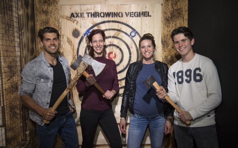 axe throwing_veghel_bedrijfsuitje